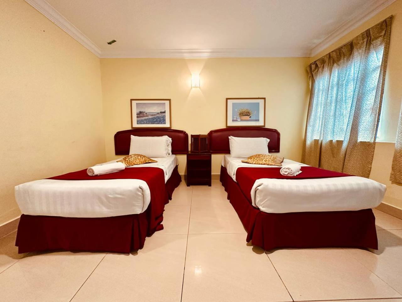 Carlton Hotel Seremban - Next To Terminal Bus Station Dış mekan fotoğraf