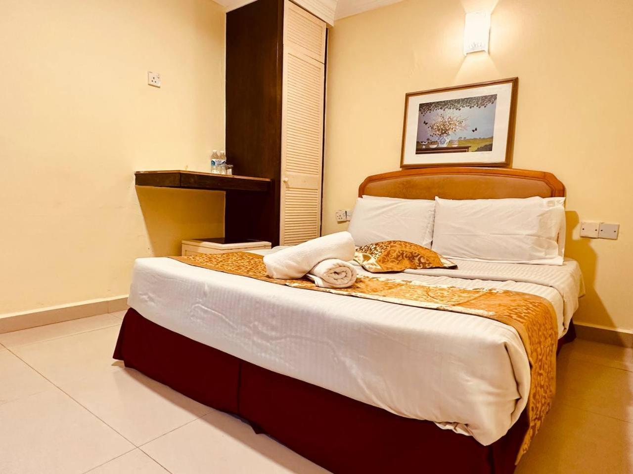 Carlton Hotel Seremban - Next To Terminal Bus Station Dış mekan fotoğraf