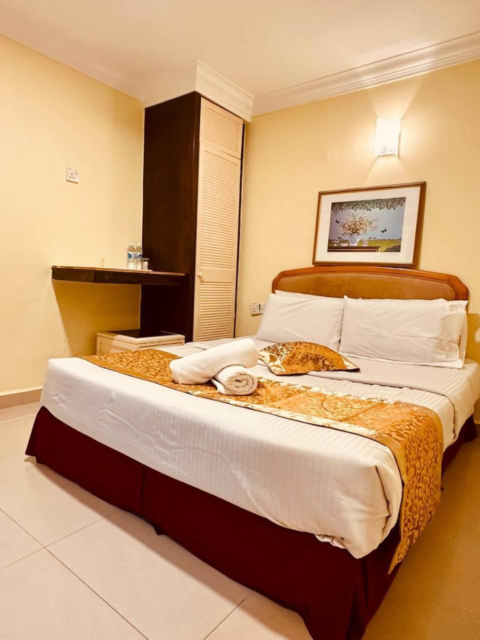 Carlton Hotel Seremban - Next To Terminal Bus Station Dış mekan fotoğraf